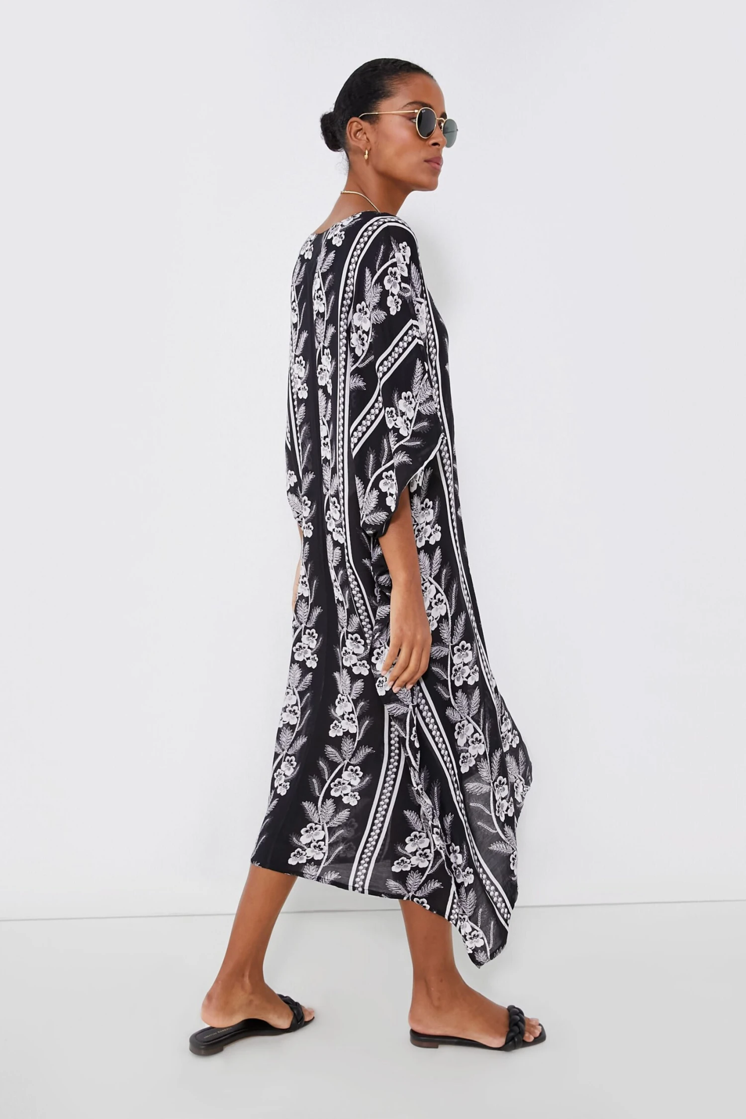 Noir Bloom Oversized Caftan 3 Noir Bloom Oversized Caftan - Image 3