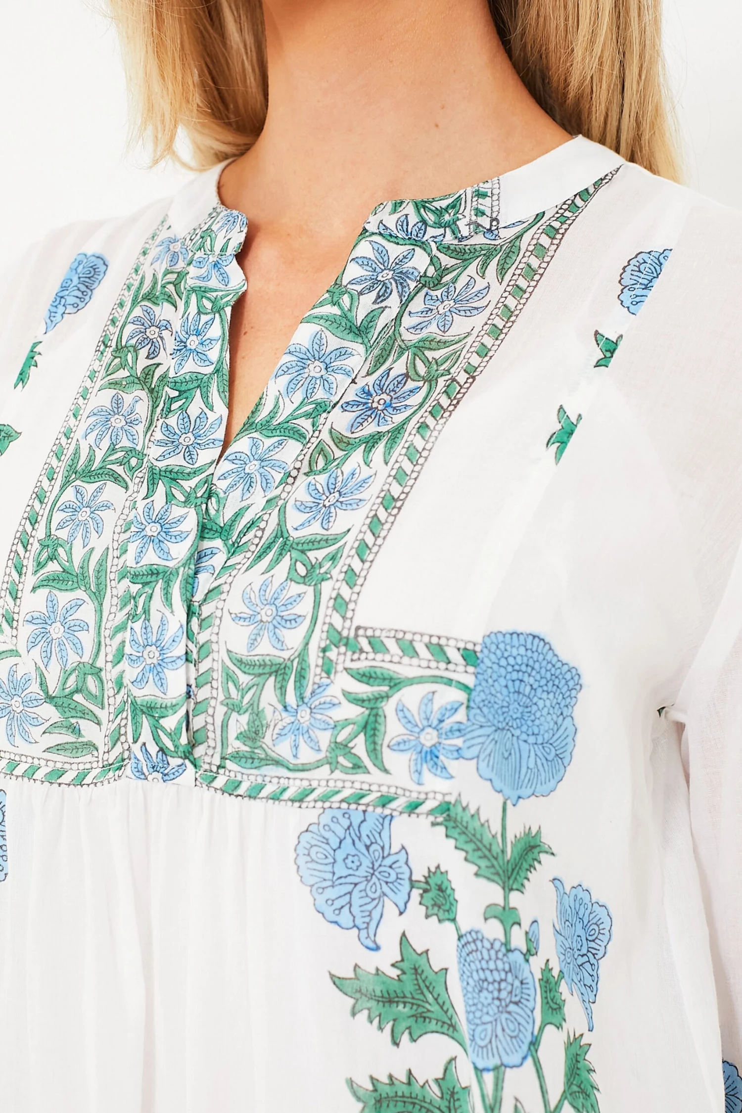 Exclusive White Poppy Flared Sleeve Dress 5 Exclusive White Poppy Flared Sleeve Dress - Image 5