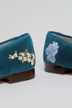 Ink Blue Velvet Banyan Slippers -Outfit And Shoe Sales Store 1u2DKtXIdjLs7lJxAqJRMwxVbrRV2DwR 1