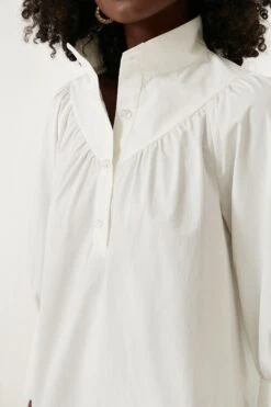 White Poplin Corrigan Blouse -Outfit And Shoe Sales Store 8OcpBHu39yeDpNlwjMa5XflMj465yxNt 1