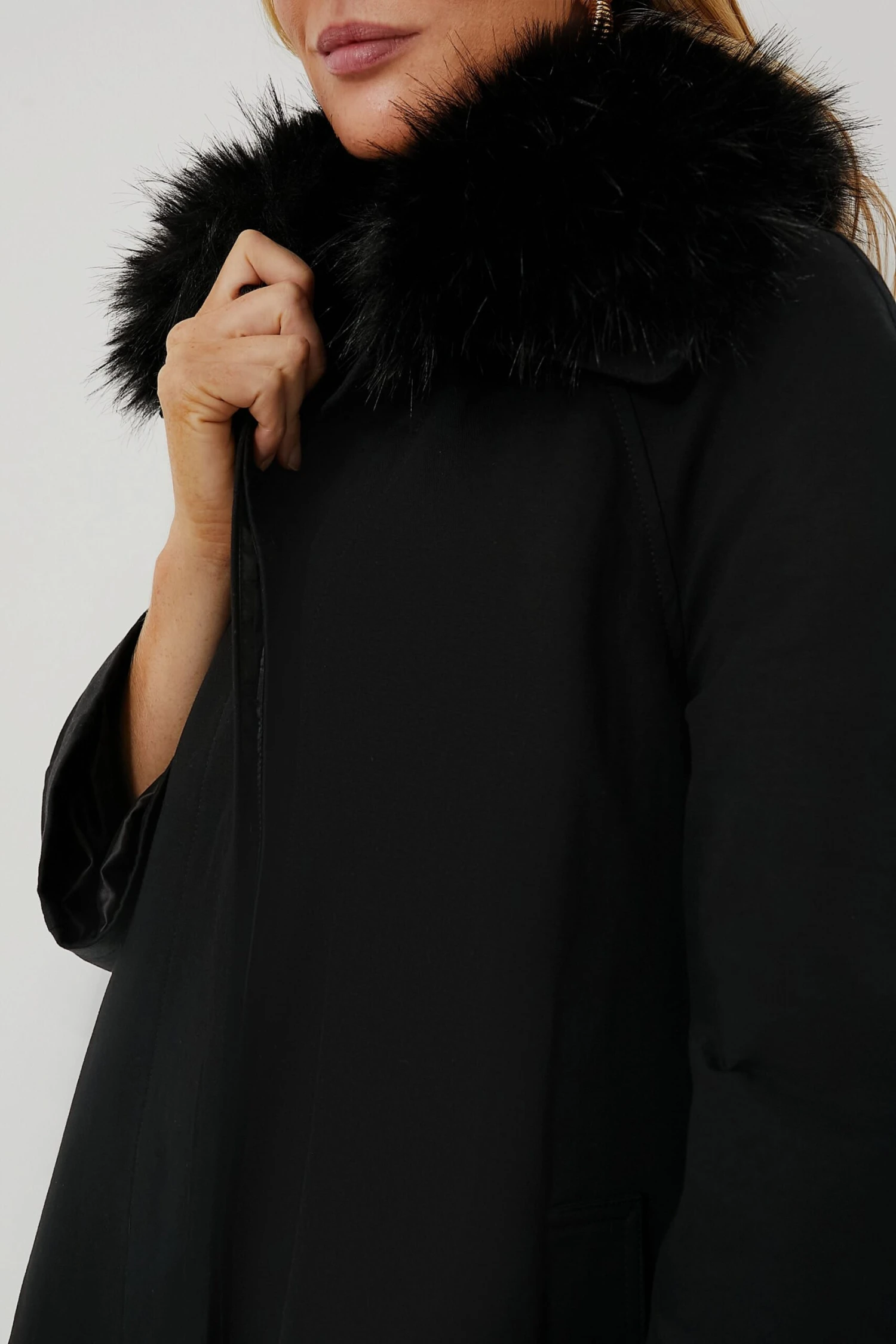 Fur Collar Cecile Swing Cape 5 Fur Collar Cecile Swing Cape - Image 5