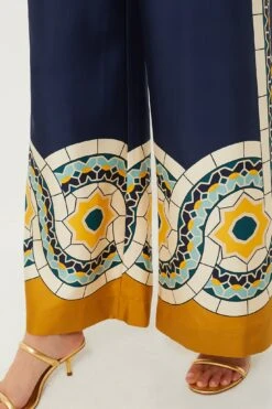 Mudejar Placee Palazzo Pants -Outfit And Shoe Sales Store AlMZ1k3PIQyxjl2qGyue8RseGsVJBa0M 1