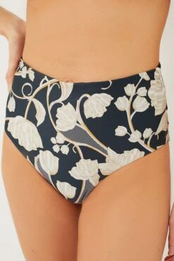 Perla Magenta Bikini Bottom -Outfit And Shoe Sales Store BuXOpQVorVVJBG8X9OKPEwsauHEZyhDy 1