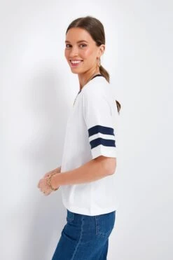 Bright White Cloud Varsity Tee -Outfit And Shoe Sales Store I7GMaIPwBtw5W7f6pxVGMwGNjdnqxUDy 1