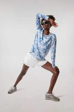 Blue Bouquet Long Sleeve Ryan Boyfriend Tee -Outfit And Shoe Sales Store LTZEzJ1yDI87WyZauxA9whz7qKDEfHTG 1