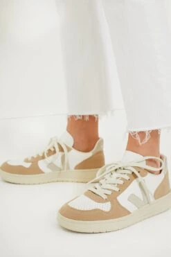 Veja Extra White Natural Sahara V-10 Sneakers -Outfit And Shoe Sales Store LscHlfGMnJYPS3rErIpGVW4FX3cIK6vO 1