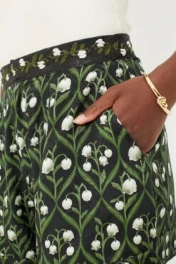 Perla Toronjil Shorts -Outfit And Shoe Sales Store T0zFMke3Oqh0JFDti5hhiT4xqMTudmMf 1