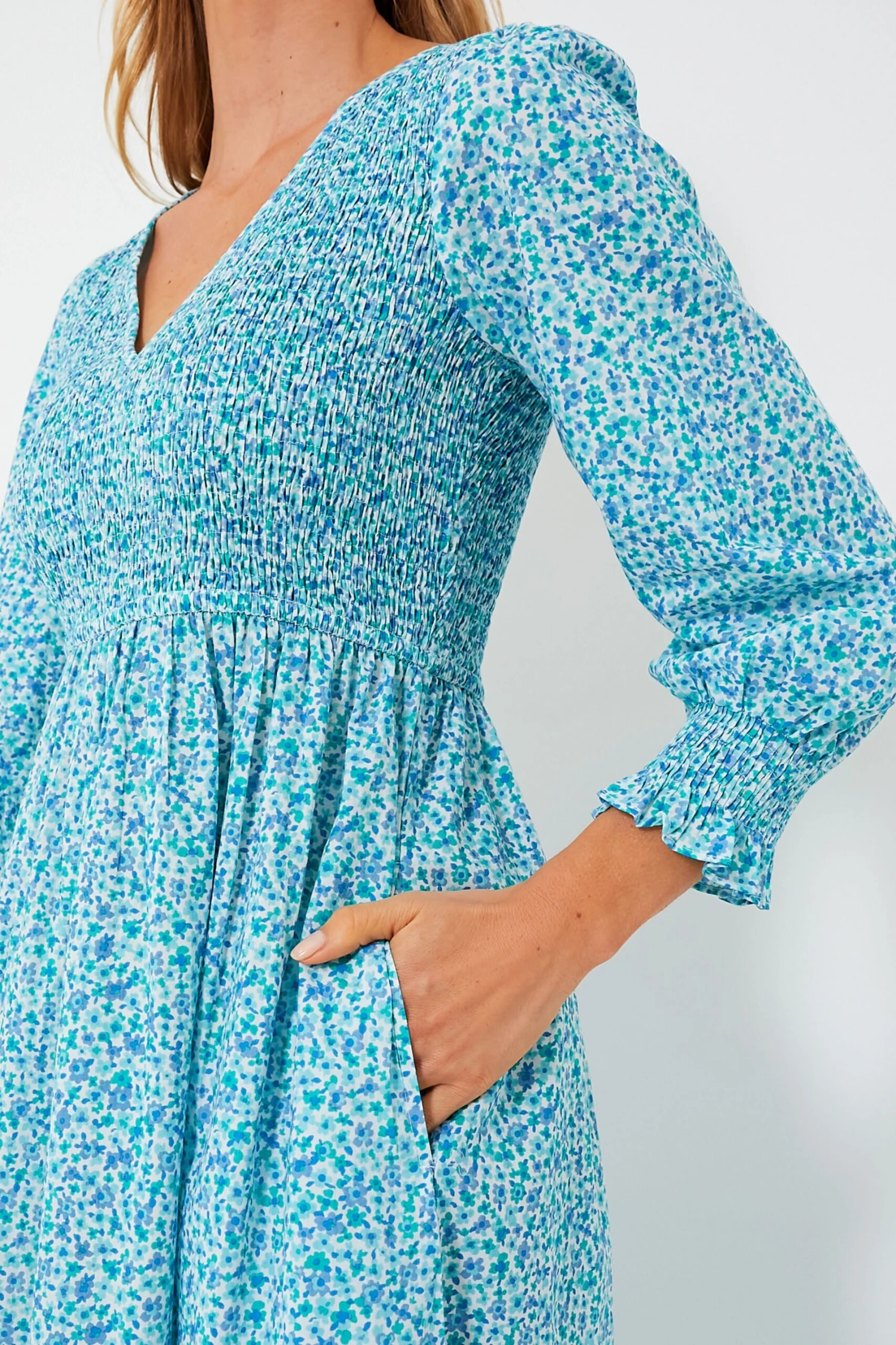 Exclusive Ocean Ditsy Isabel V Neck Dress 5 Exclusive Ocean Ditsy Isabel V Neck Dress - Image 5