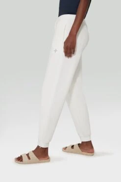 White Lilia Jogger -Outfit And Shoe Sales Store av67PcKT8lHA9DdA0ZMU9BWqMKSgTjBj 1 457f8285 cc9b 4fd6 a511 d4bb44a7ce93