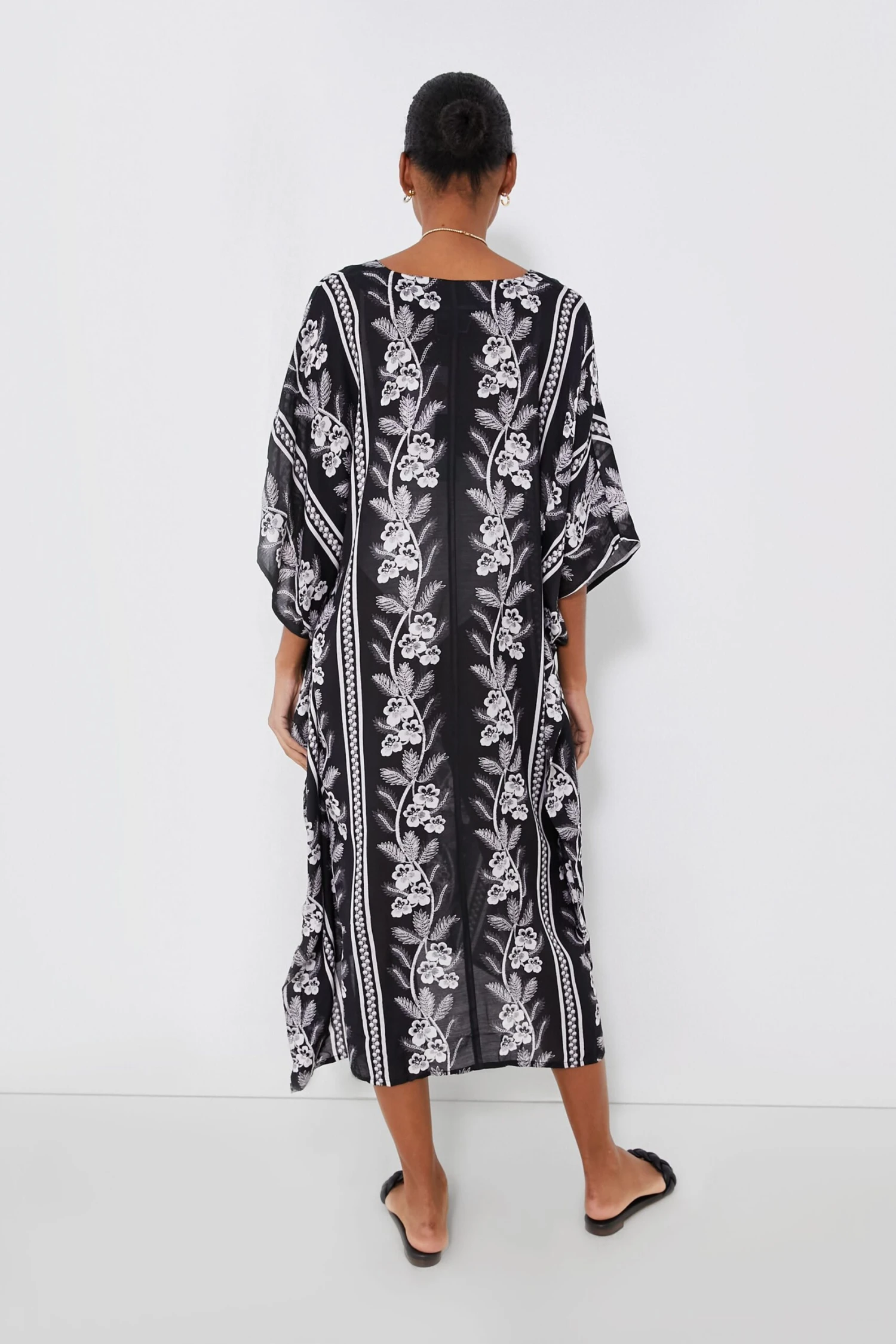 Noir Bloom Oversized Caftan 4 Noir Bloom Oversized Caftan - Image 4