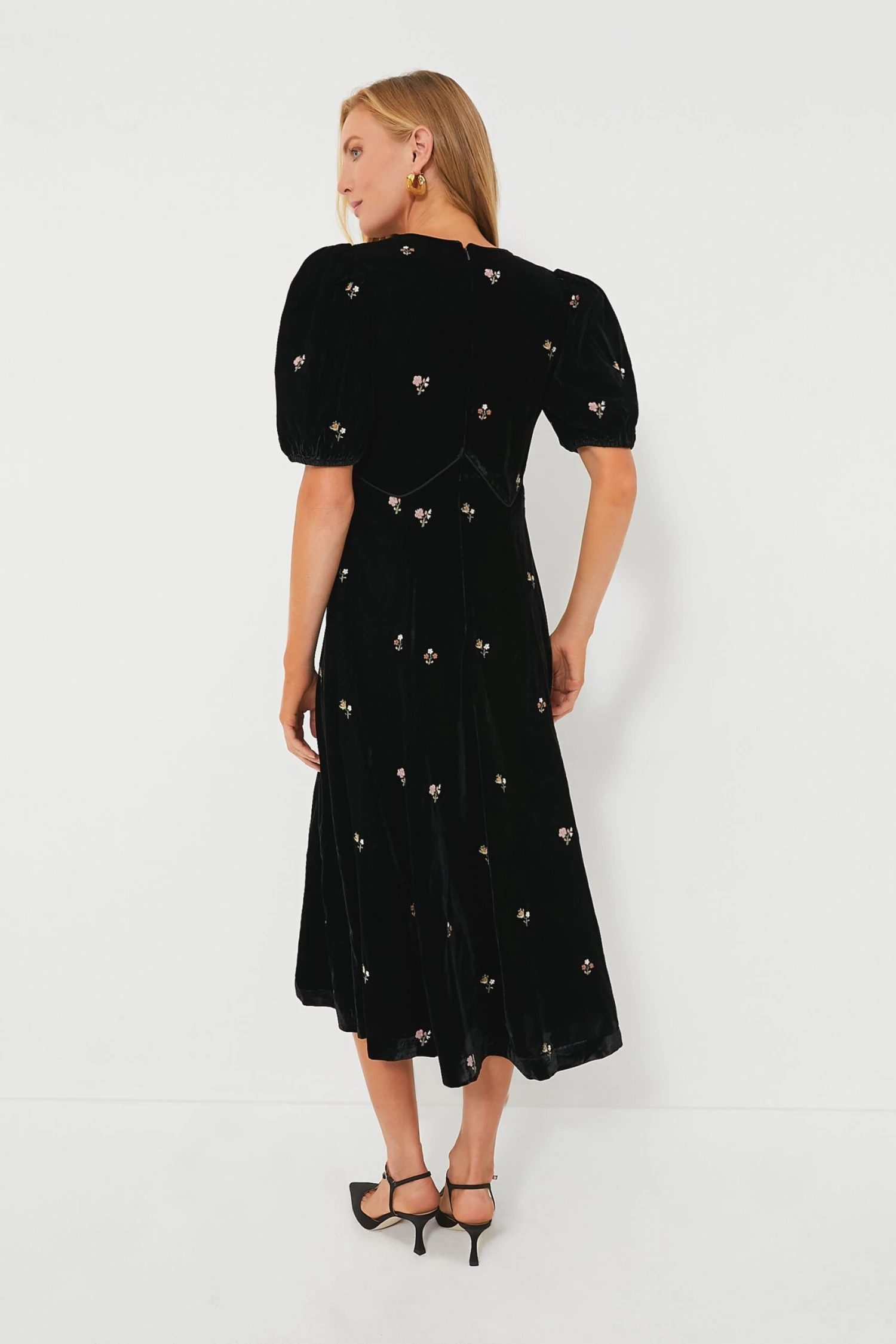 Black Rubina Embroidery Puff Sleeve Midi Dress 4 Black Rubina Embroidery Puff Sleeve Midi Dress - Image 4