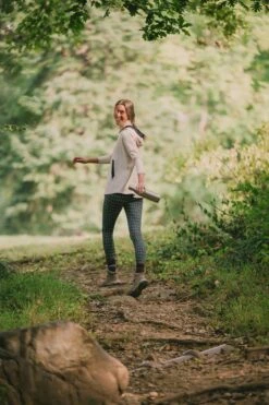 Cream Hooded Eden Sweatshirt -Outfit And Shoe Sales Store dMdYzE3b22bbLIAC6odNkuPVnxfBBsZ4 1