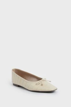 Schutz Eggshell Arissa Flats