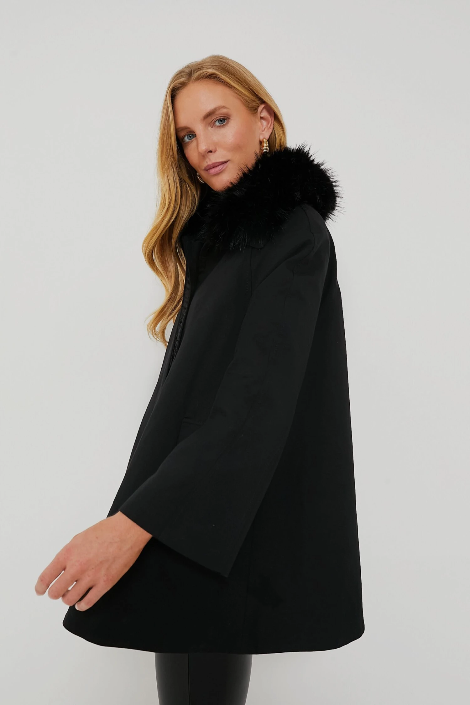 Fur Collar Cecile Swing Cape 3 Fur Collar Cecile Swing Cape - Image 3