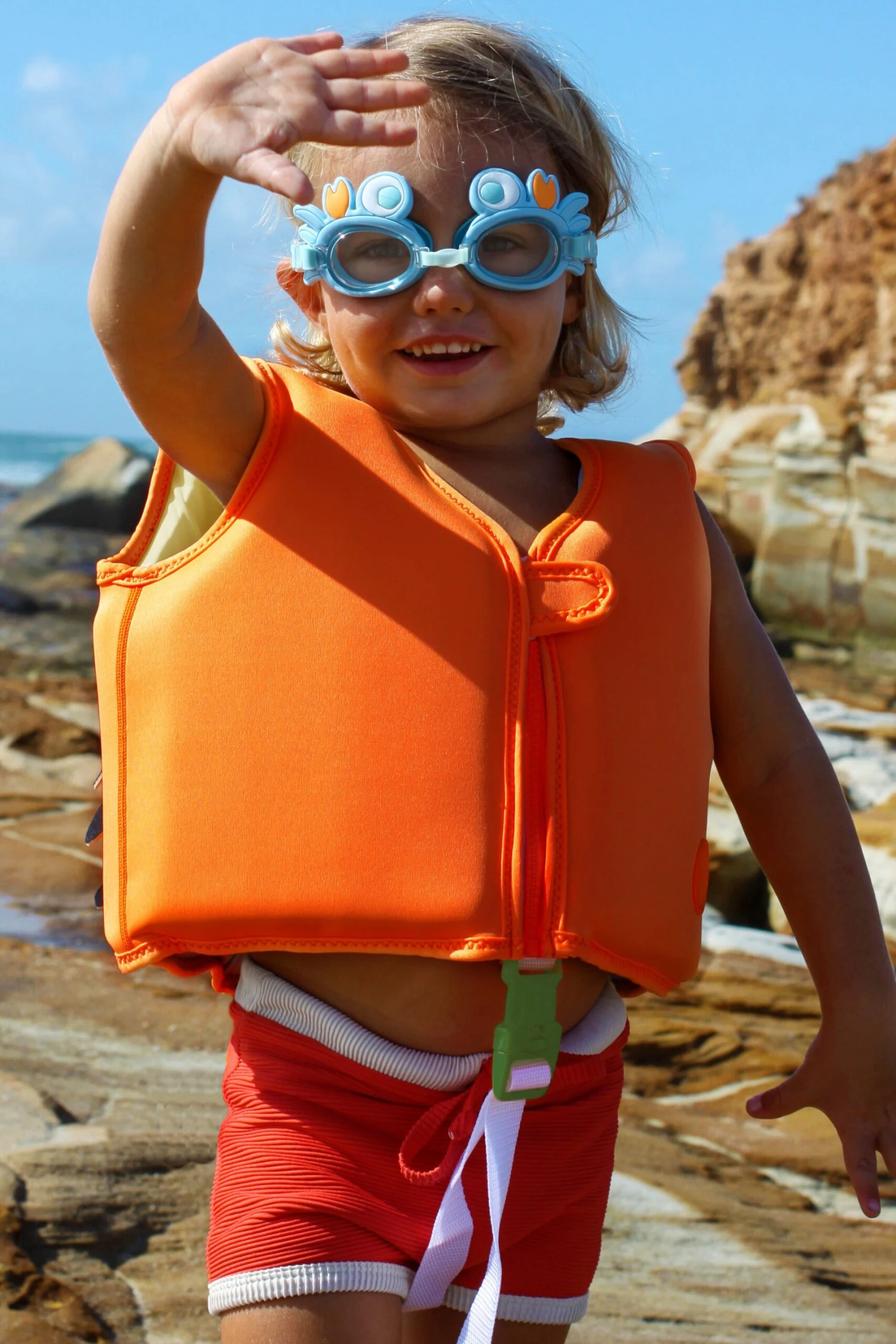 SunnyLife Sonny The Sea Creature Mini Swim Goggles 2 SunnyLife Sonny The Sea Creature Mini Swim Goggles - Image 2