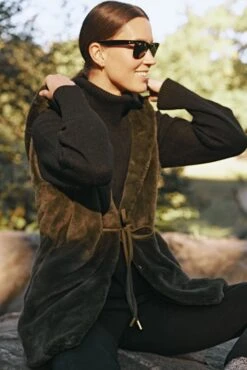 Moss Green Faux Fur Bayker Vest 15 Moss Green Faux Fur Bayker Vest -Outfit And Shoe Sales Store xWdM9T60nuAr7ogsFvTa69yzNlKq8Yym 1